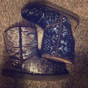 Navy/ silver color changing sequence ugg boots